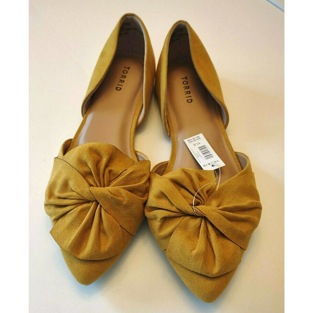 Torrid Dorsay Flat Pointed Toe Shoes Twist Bow EUC